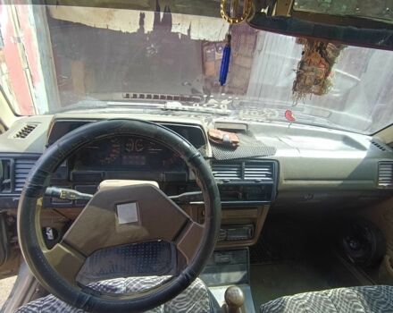 Сірий Мазда 323, об'ємом двигуна 1.5 л та пробігом 400 тис. км за 850 $, фото 9 на Automoto.ua