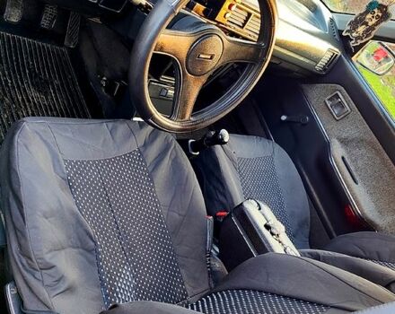 Серый Мазда 323, объемом двигателя 1.3 л и пробегом 454 тыс. км за 850 $, фото 4 на Automoto.ua