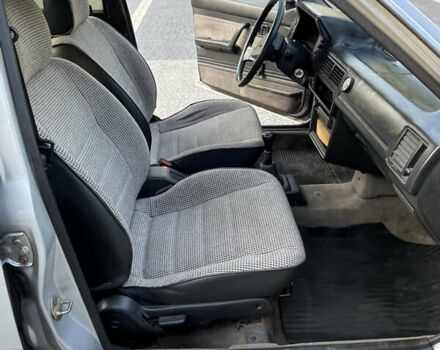 Сірий Мазда 323, об'ємом двигуна 1.32 л та пробігом 260 тис. км за 890 $, фото 17 на Automoto.ua