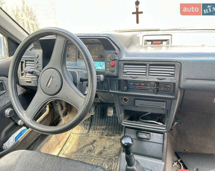 Серый Мазда 323, объемом двигателя 1.3 л и пробегом 200 тыс. км за 1001 $, фото 11 на Automoto.ua