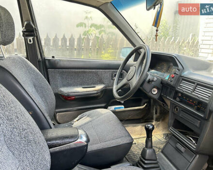 Серый Мазда 323, объемом двигателя 1.3 л и пробегом 200 тыс. км за 1001 $, фото 10 на Automoto.ua