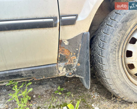 Серый Мазда 323, объемом двигателя 1.3 л и пробегом 200 тыс. км за 1001 $, фото 6 на Automoto.ua