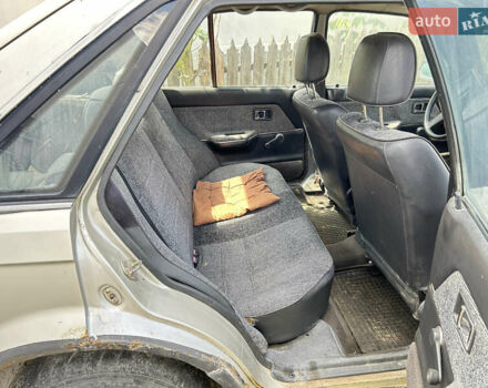 Серый Мазда 323, объемом двигателя 1.3 л и пробегом 200 тыс. км за 1001 $, фото 12 на Automoto.ua