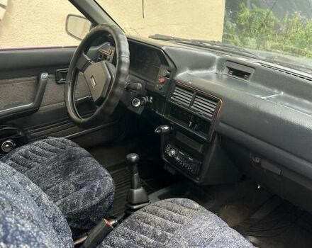 Сірий Мазда 323, об'ємом двигуна 1.32 л та пробігом 342 тис. км за 1100 $, фото 4 на Automoto.ua