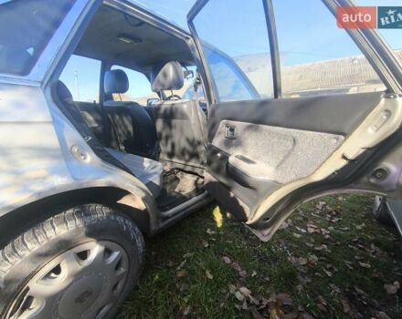 Серый Мазда 323, объемом двигателя 1.3 л и пробегом 212 тыс. км за 300 $, фото 4 на Automoto.ua