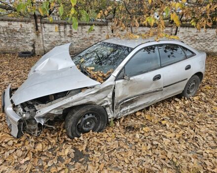 Сірий Мазда 323, об'ємом двигуна 0 л та пробігом 200 тис. км за 550 $, фото 2 на Automoto.ua