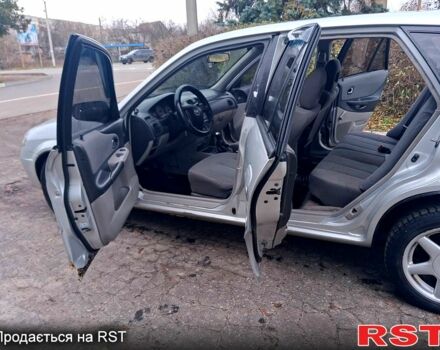 Серый Мазда 323, объемом двигателя 1.6 л и пробегом 200 тыс. км за 1800 $, фото 6 на Automoto.ua