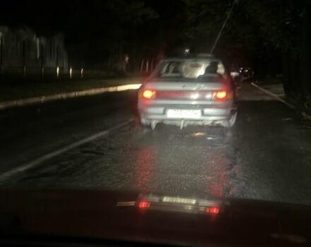 Серый Мазда 323, объемом двигателя 1.6 л и пробегом 550 тыс. км за 418 $, фото 2 на Automoto.ua