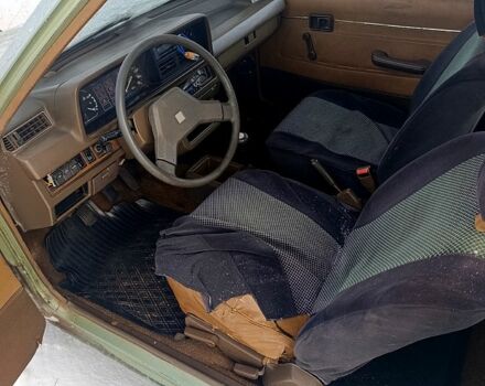 Серый Мазда 323, объемом двигателя 1.3 л и пробегом 300 тыс. км за 350 $, фото 1 на Automoto.ua