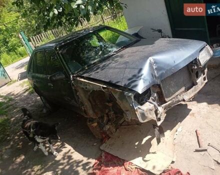 Синий Мазда 323, объемом двигателя 6 л и пробегом 330 тыс. км за 384 $, фото 4 на Automoto.ua