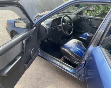 Синий Мазда 323, объемом двигателя 1.3 л и пробегом 600 тыс. км за 950 $, фото 7 на Automoto.ua