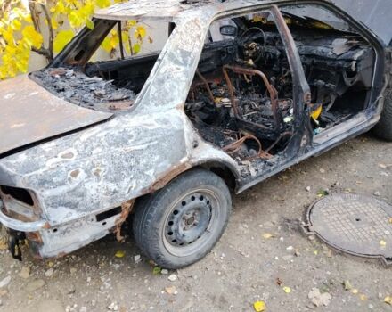 Синий Мазда 323, объемом двигателя 0 л и пробегом 380 тыс. км за 358 $, фото 2 на Automoto.ua