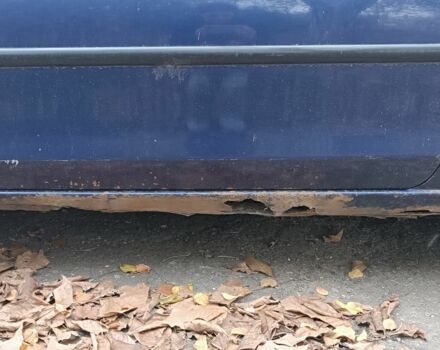 Синий Мазда 323, объемом двигателя 1.3 л и пробегом 300 тыс. км за 1109 $, фото 7 на Automoto.ua