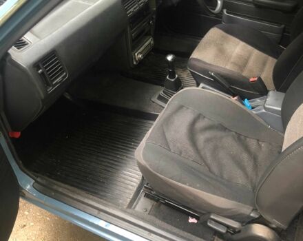 Синій Мазда 323, об'ємом двигуна 1.3 л та пробігом 140 тис. км за 1927 $, фото 9 на Automoto.ua