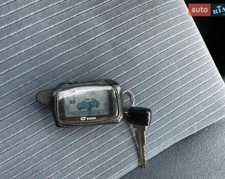 Синій Мазда 323, об'ємом двигуна 1.4 л та пробігом 217 тис. км за 1999 $, фото 6 на Automoto.ua