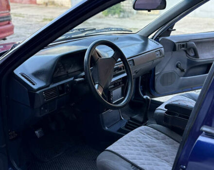 Синій Мазда 323, об'ємом двигуна 1.6 л та пробігом 220 тис. км за 999 $, фото 13 на Automoto.ua
