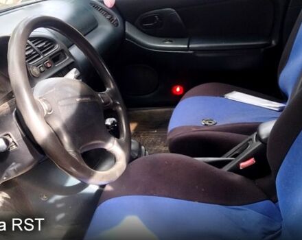 Синій Мазда 323, об'ємом двигуна 1.5 л та пробігом 454 тис. км за 1350 $, фото 2 на Automoto.ua