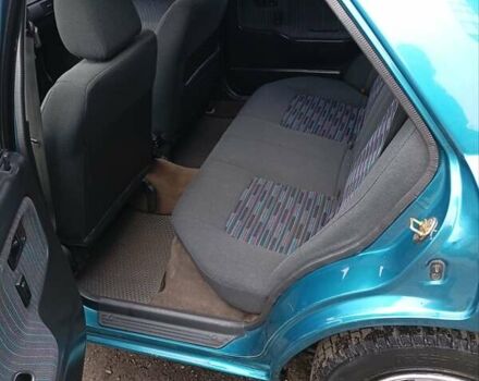 Синий Мазда 323, объемом двигателя 1.6 л и пробегом 159 тыс. км за 3000 $, фото 11 на Automoto.ua