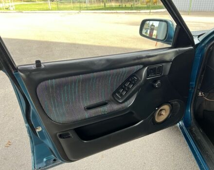 Синий Мазда 323, объемом двигателя 1.6 л и пробегом 250 тыс. км за 1900 $, фото 16 на Automoto.ua