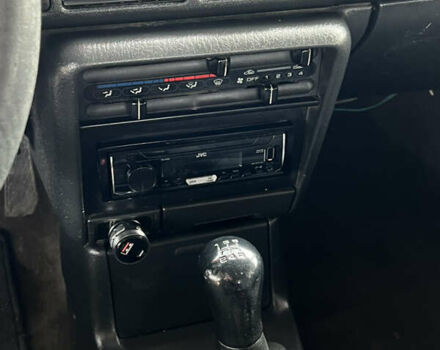 Синий Мазда 323, объемом двигателя 1.6 л и пробегом 250 тыс. км за 1900 $, фото 16 на Automoto.ua