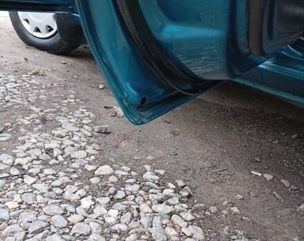 Синий Мазда 323, объемом двигателя 1.6 л и пробегом 159 тыс. км за 3000 $, фото 17 на Automoto.ua