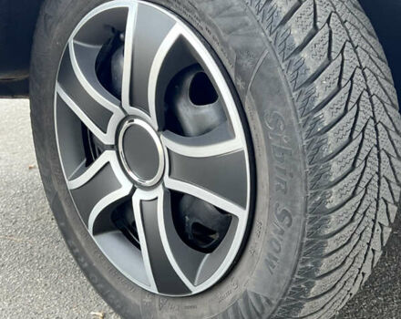 Синий Мазда 323, объемом двигателя 1.6 л и пробегом 250 тыс. км за 1900 $, фото 6 на Automoto.ua