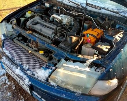 Синий Мазда 323, объемом двигателя 1.5 л и пробегом 300 тыс. км за 1750 $, фото 4 на Automoto.ua