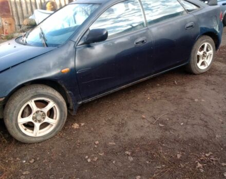 Синий Мазда 323, объемом двигателя 1.8 л и пробегом 345 тыс. км за 700 $, фото 3 на Automoto.ua