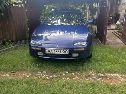 Синій Мазда 323, об'ємом двигуна 1.5 л та пробігом 350 тис. км за 3300 $, фото 1 на Automoto.ua