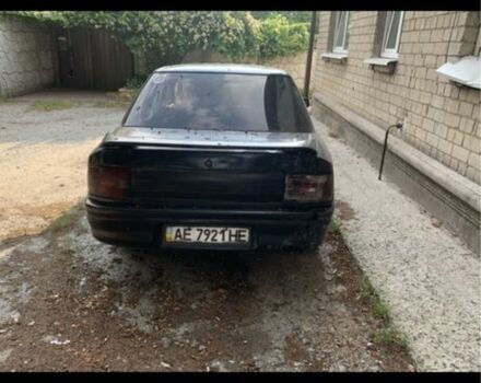 Зелений Мазда 323, об'ємом двигуна 1.6 л та пробігом 2 тис. км за 900 $, фото 3 на Automoto.ua