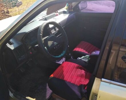 Зелений Мазда 323, об'ємом двигуна 1.3 л та пробігом 68 тис. км за 395 $, фото 1 на Automoto.ua