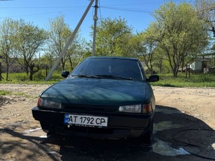 Мазда 323 1993 у Сторожинце на Automoto.ua Зелений Мазда 323, об'ємом двигуна 1.7 л та пробігом 2 тис. км за 650 $, фото 1 на Automoto.ua