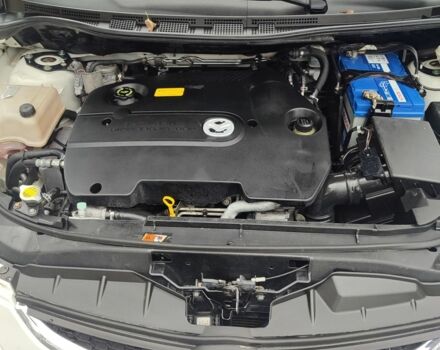 Мазда 5 2008 в Волочиске на Automoto.ua Белый Мазда 5, объемом двигателя 2 л и пробегом 180 тыс. км за 6000 $, фото 5 на Automoto.ua