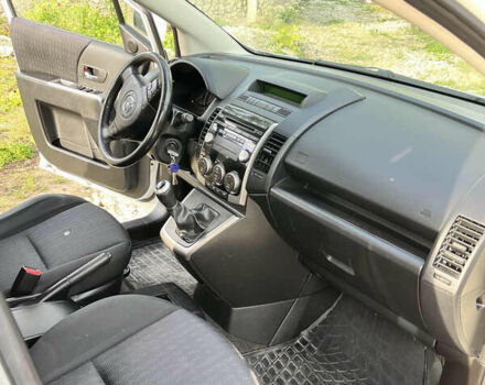 Білий Мазда 5, об'ємом двигуна 2 л та пробігом 175 тис. км за 7000 $, фото 5 на Automoto.ua
