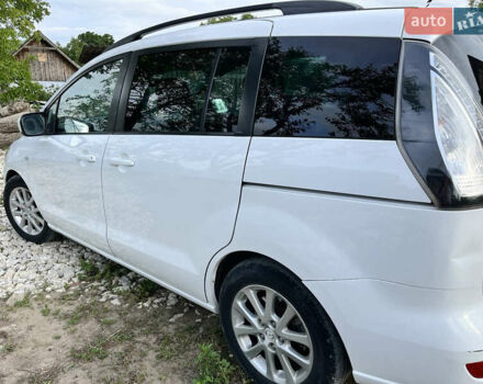 Білий Мазда 5, об'ємом двигуна 2 л та пробігом 175 тис. км за 7000 $, фото 4 на Automoto.ua