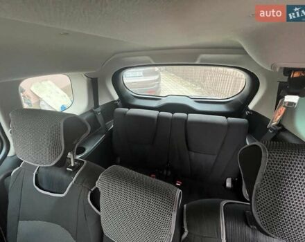 Білий Мазда 5, об'ємом двигуна 1.56 л та пробігом 300 тис. км за 8600 $, фото 4 на Automoto.ua