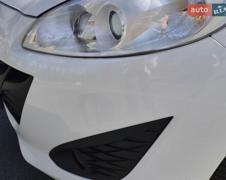 Білий Мазда 5, об'ємом двигуна 1.6 л та пробігом 143 тис. км за 9600 $, фото 8 на Automoto.ua