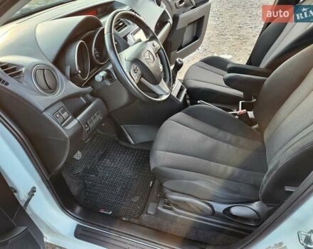 Белый Мазда 5, объемом двигателя 1.56 л и пробегом 180 тыс. км за 8200 $, фото 5 на Automoto.ua