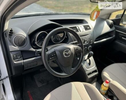 Белый Мазда 5, объемом двигателя 2.5 л и пробегом 146 тыс. км за 10000 $, фото 26 на Automoto.ua