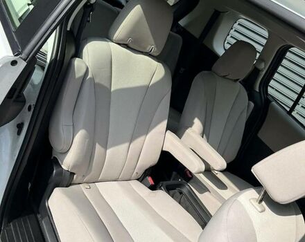 Белый Мазда 5, объемом двигателя 2.5 л и пробегом 146 тыс. км за 10000 $, фото 24 на Automoto.ua