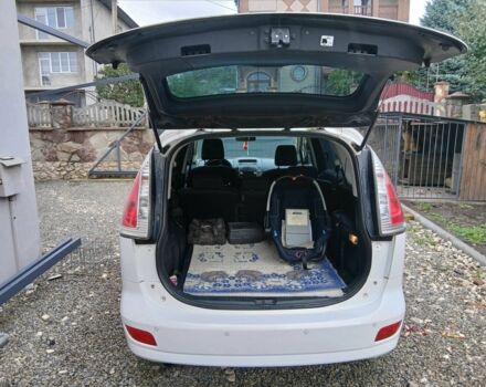 Белый Мазда 5, объемом двигателя 2 л и пробегом 277 тыс. км за 5900 $, фото 15 на Automoto.ua
