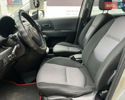 Бежевый Мазда 5, объемом двигателя 1.8 л и пробегом 286 тыс. км за 5200 $, фото 12 на Automoto.ua