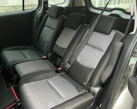 Бежевый Мазда 5, объемом двигателя 1.8 л и пробегом 286 тыс. км за 5200 $, фото 18 на Automoto.ua