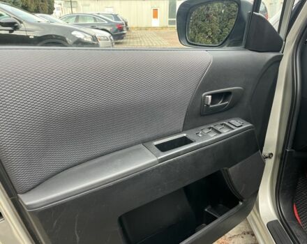 Бежевый Мазда 5, объемом двигателя 1.8 л и пробегом 286 тыс. км за 5200 $, фото 10 на Automoto.ua