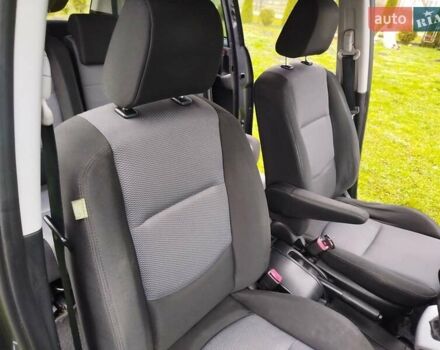 Чорний Мазда 5, об'ємом двигуна 2 л та пробігом 188 тис. км за 3950 $, фото 23 на Automoto.ua