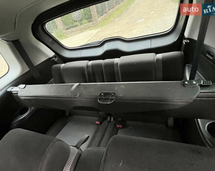 Черный Мазда 5, объемом двигателя 2 л и пробегом 224 тыс. км за 4900 $, фото 9 на Automoto.ua