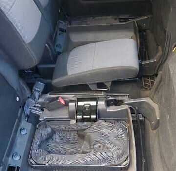 Черный Мазда 5, объемом двигателя 2 л и пробегом 302 тыс. км за 4500 $, фото 4 на Automoto.ua