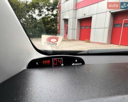 Чорний Мазда 5, об'ємом двигуна 1.8 л та пробігом 209 тис. км за 5600 $, фото 40 на Automoto.ua