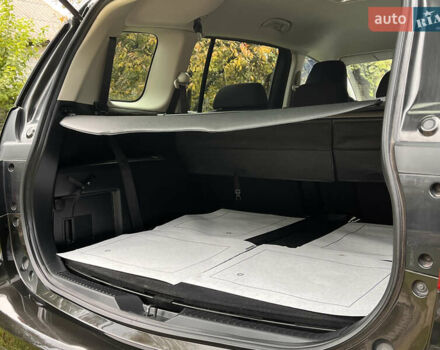 Чорний Мазда 5, об'ємом двигуна 2 л та пробігом 231 тис. км за 7999 $, фото 47 на Automoto.ua