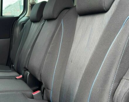 Чорний Мазда 5, об'ємом двигуна 1.6 л та пробігом 205 тис. км за 9000 $, фото 18 на Automoto.ua